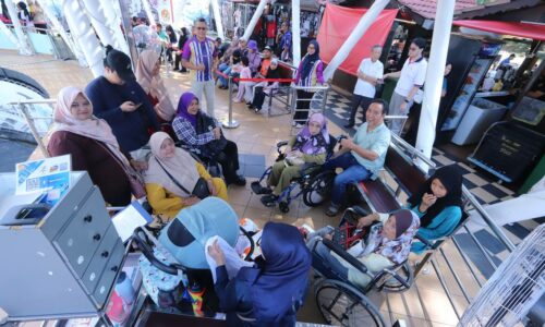 MENARA TAMING SARI BERI PENGALAMAN INDAH BUAT WARGA EMAS, OKU