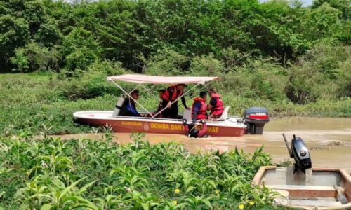 BOT TERBALIK KETIKA JALA IKAN: MAYAT PEMUDA DITEMUI TERSANGKUT DI DASAR SUNGAI