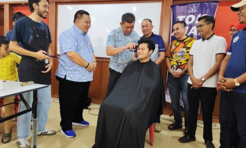 MBMB ‘PAYUNG’ 600 PELAJAR GUNTING RAMBUT PERCUMA