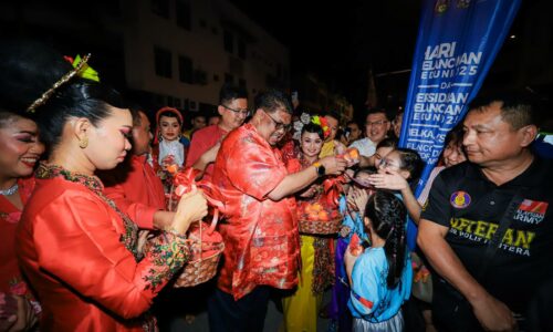 MASYARAKAT BERBILANG KAUM MERIAHKAN RUMAH TERBUKA TAHUN BAHARU CINA MELAKA