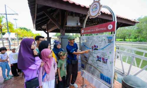 BOT MELAKA RIVER CRUISE PILIHAN UTAMA PENGUNJUNG TEMPATAN