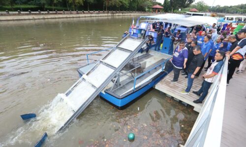 ‘RIVER GUARDIAN BOAT’ JAGA KELESTARIAN SUNGAI MELAKA