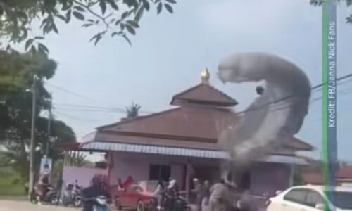 PERUBAHAN ARAH ANGIN PUNCA PAYUNG TERJUN TERSASAR