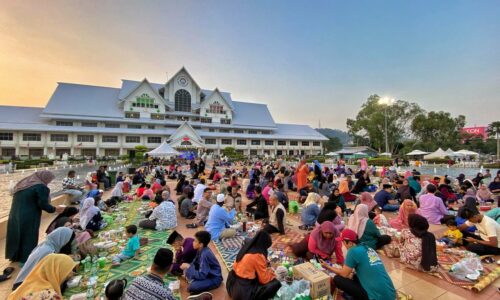 2,000 ORANG DIJANGKA MERIAHKAN MAJLIS IFTAR SANTAI BERSAMA KETUA MENTERI