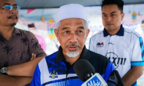 BOLEH MOHON SOLAT SUNAT AIDILFITRI DI SURAU, PADANG AWAM