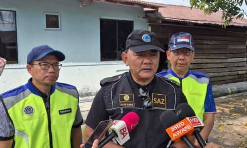 LAPAN LELAKI ‘KANTOI’ PONTENG PUASA DI MELAKA