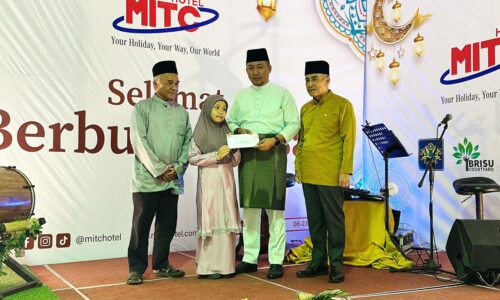 HOTEL MITC ‘BELANJA’ 60 MURID SRA JAIM MERLIMAU PASIR BERBUKA PUASA