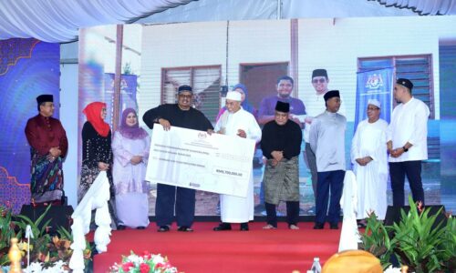 MELAKA TERIMA PERUNTUKAN RM9.7 JUTA BINA BAHARU, BAIK PULIH RUMAH PPRS