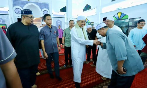 ZAHID HAMIDI BIDAS DAKWAAN KERAJAAN TIDAK PERTAHAN KESUCIAN ISLAM