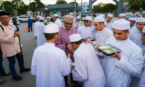 2,000 MERIAHKAN IFTAR JAMAIE BERSAMA KETUA MENTERI