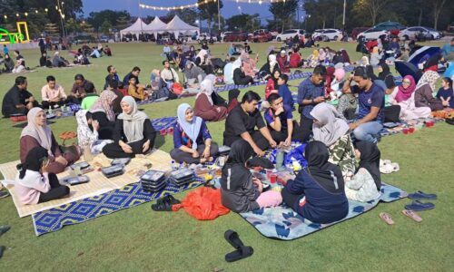 IFTAR DI DATARAN VISTA ALAMANDA MERIAH