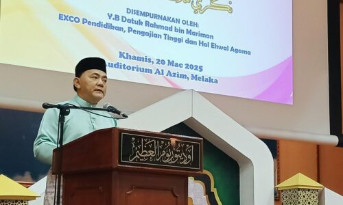 UPKK MELAKA 2024 : SEKOLAH DAN MURID CEMERLANG TERIMA INSENTIF