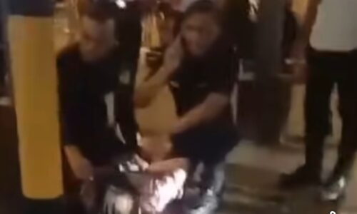 VIDEO TULAR DI PUSAT BELI BELAH MELAKA BUKAN KES CULIK